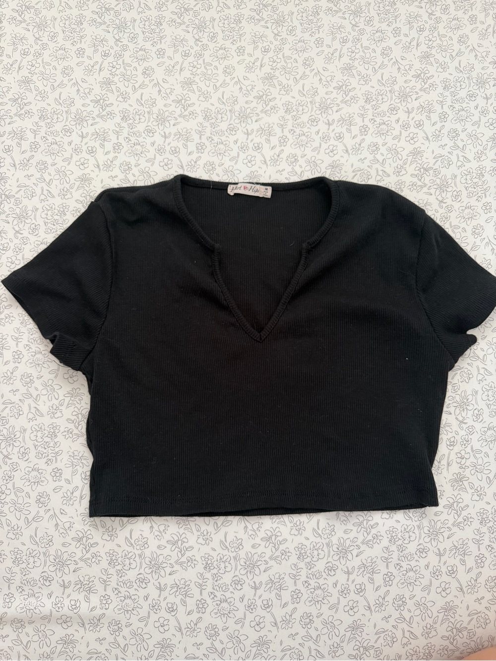 Black Ribbed V-Neck Cropped Top